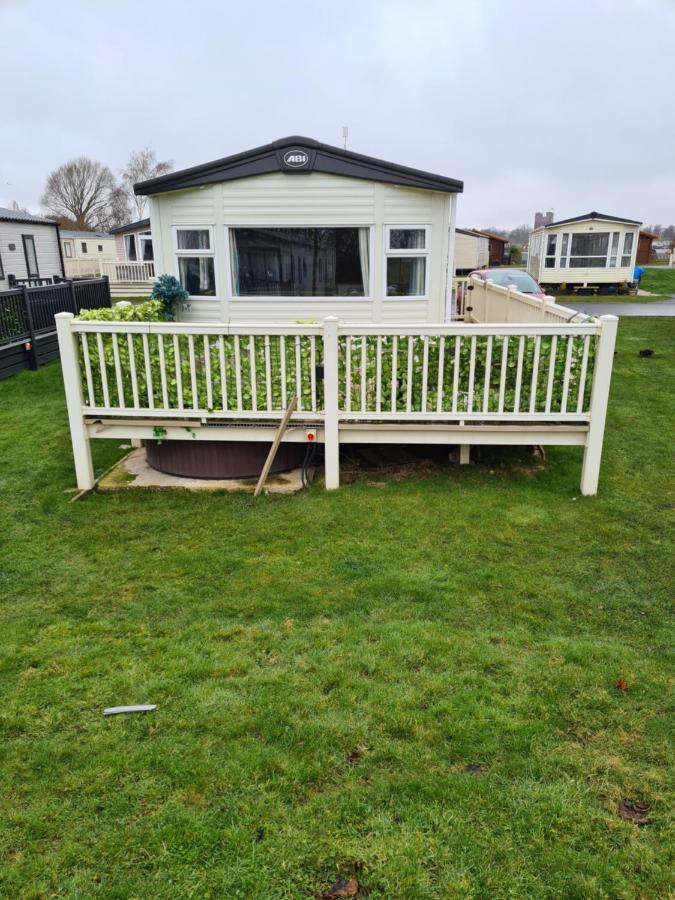 Hot Tub Hols 3 Bed Caravan At 42 Kingfisher Court Tattershall Esterno foto